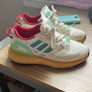 Adidas Sneakers